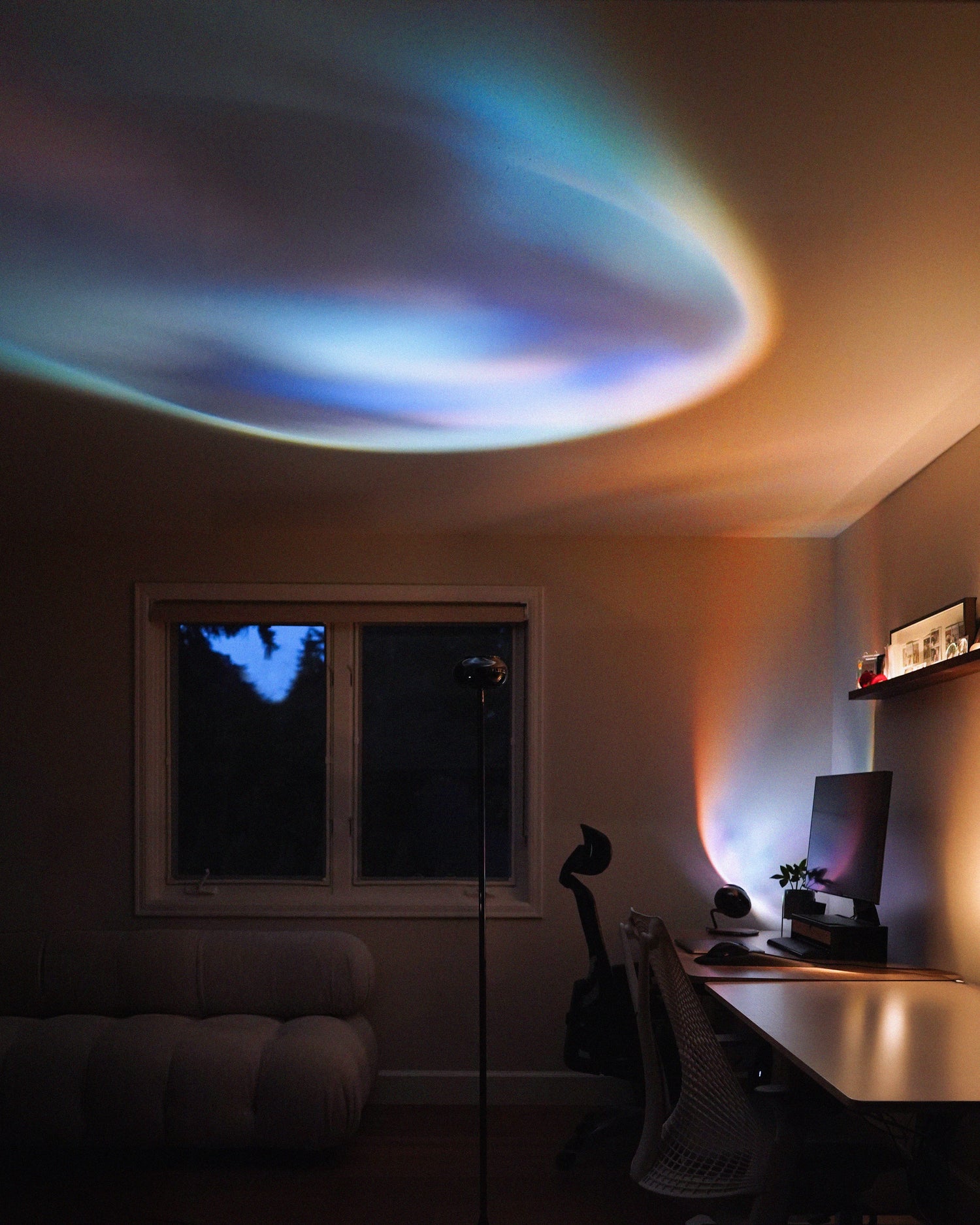 Miror Lamp in home office nebula lighting effect