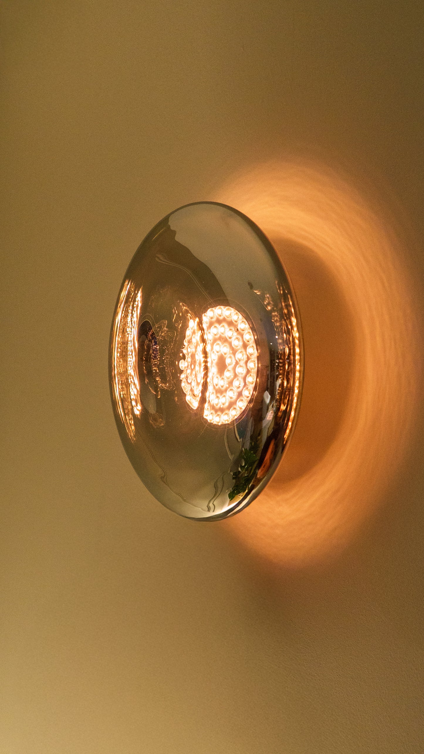 Cosmos R1 ✧✦ Wall Lamp