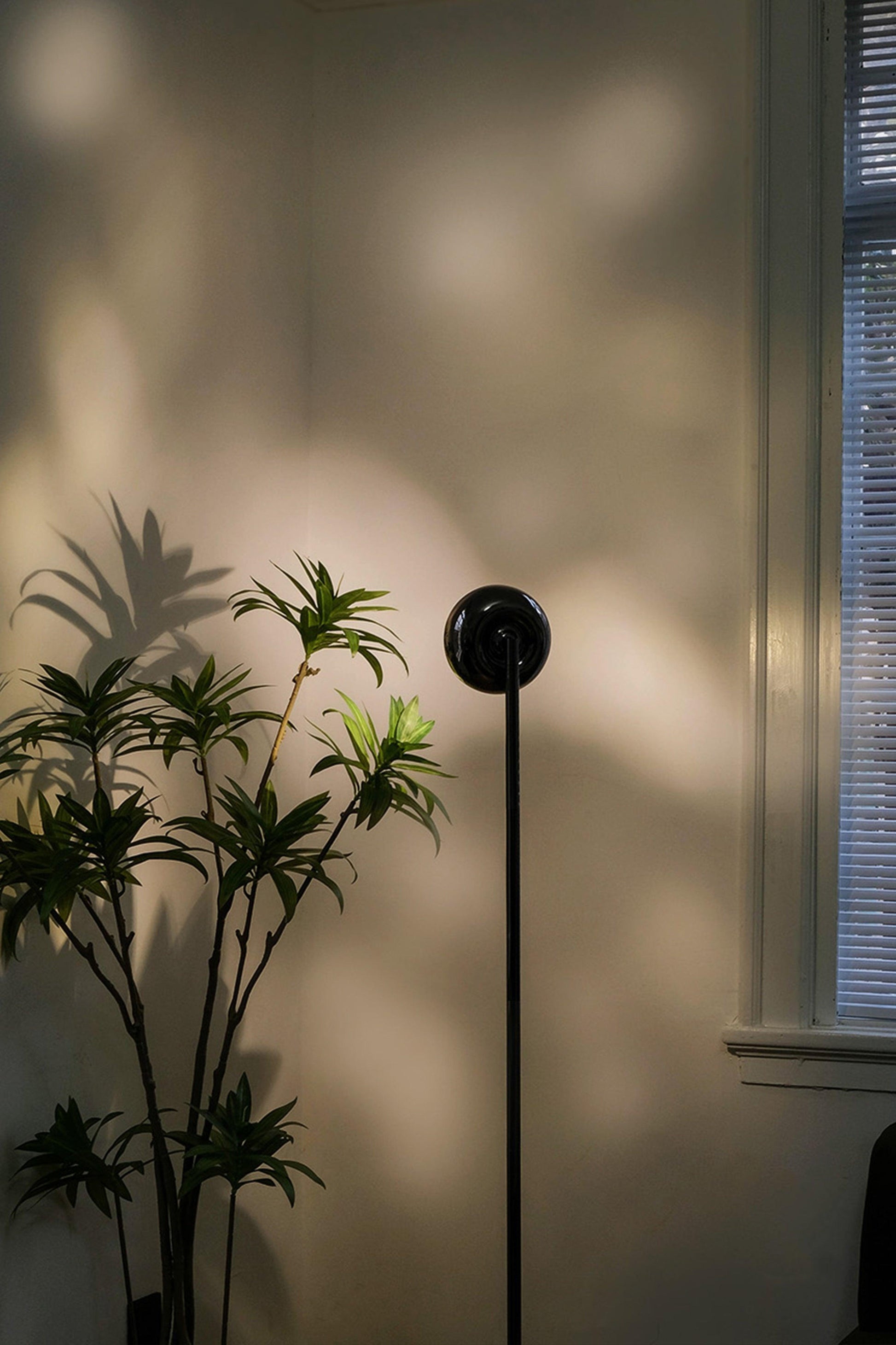 The Miror Floor Lamp - MirorLab